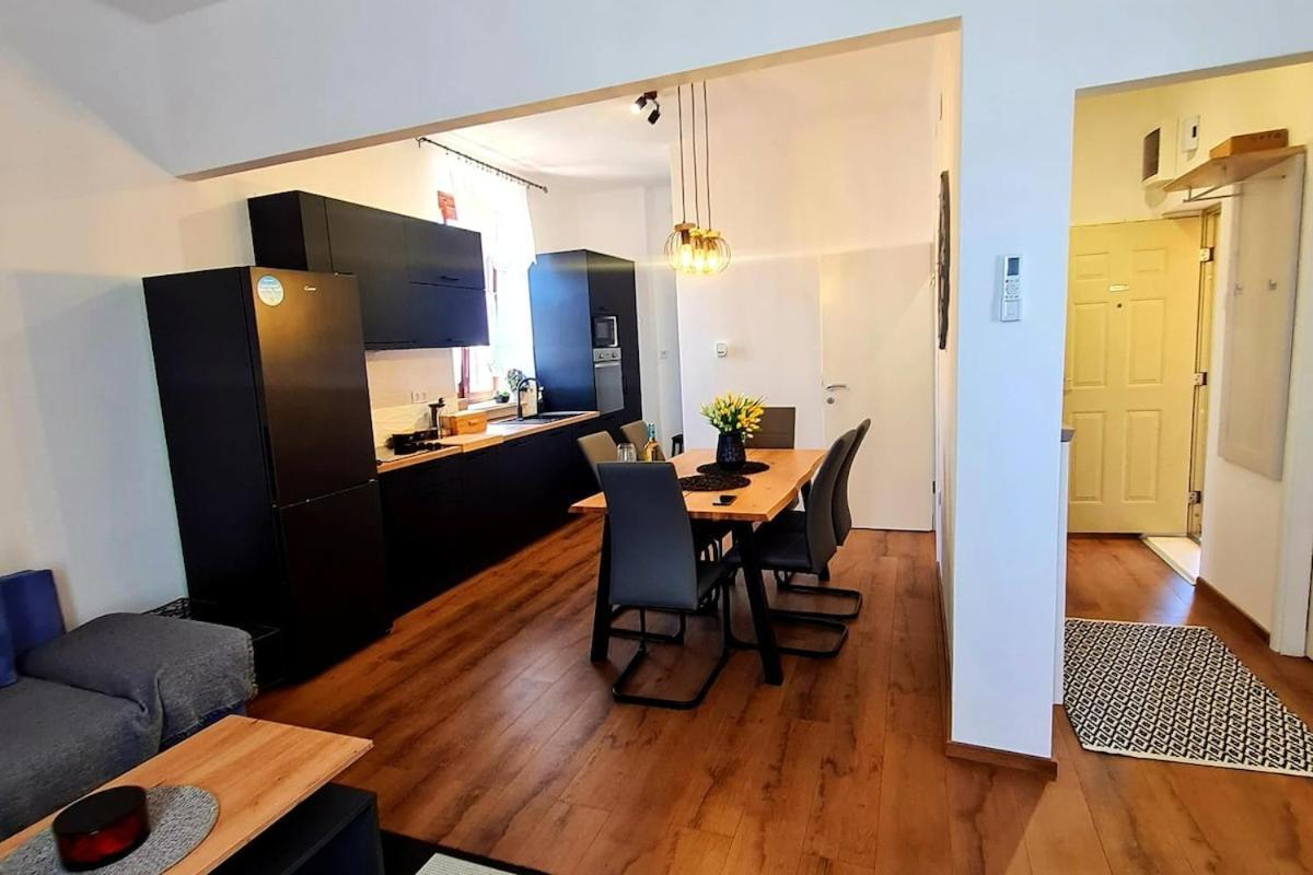 Little Ivan Apartment