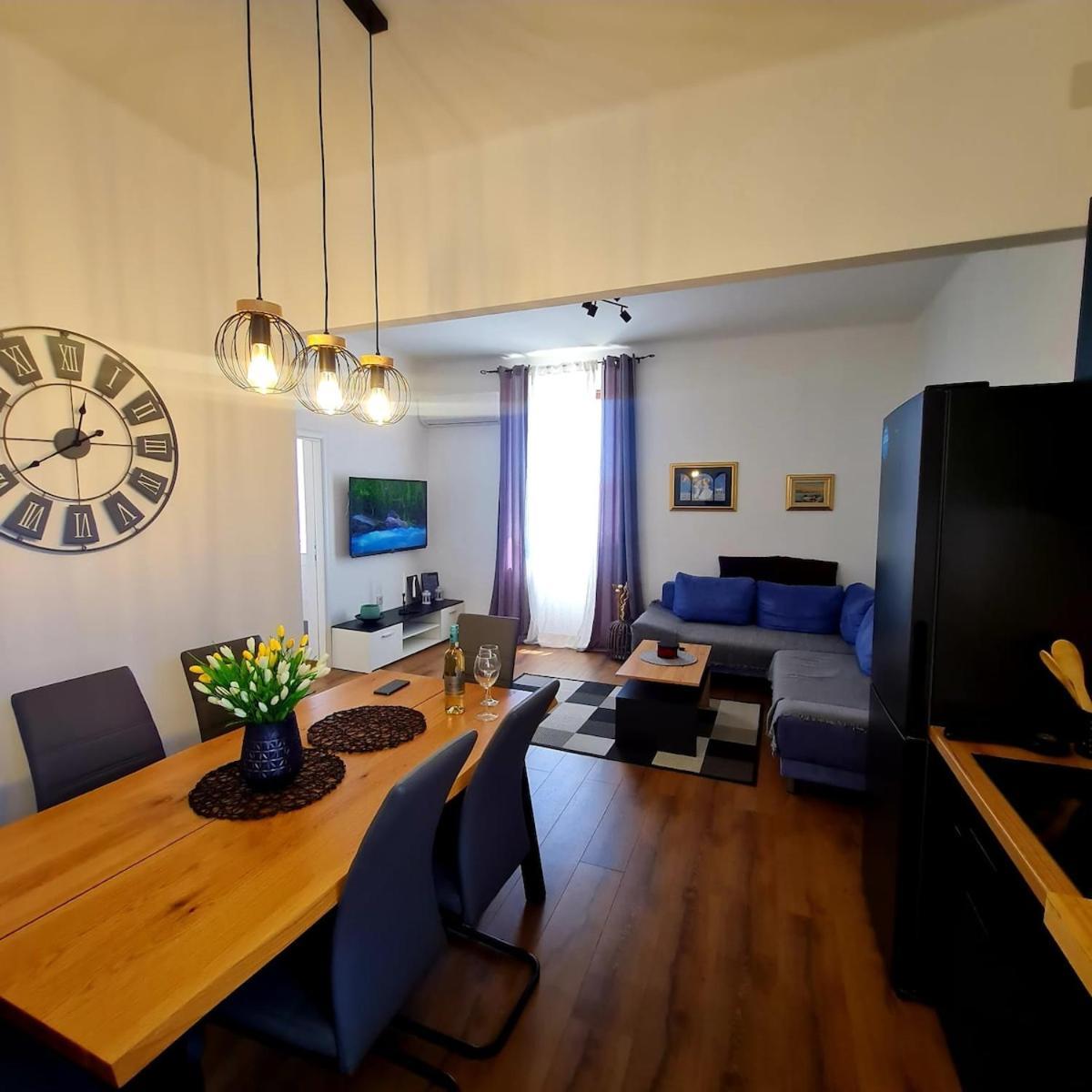 Little Ivan Apartment *
